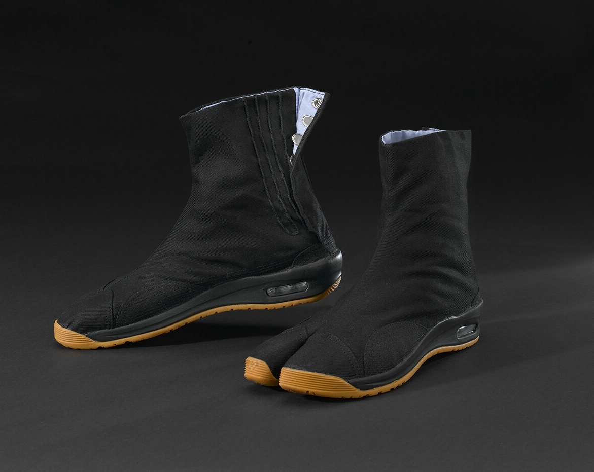 Matsuri Air Tabi-Shoes in black (60,00)