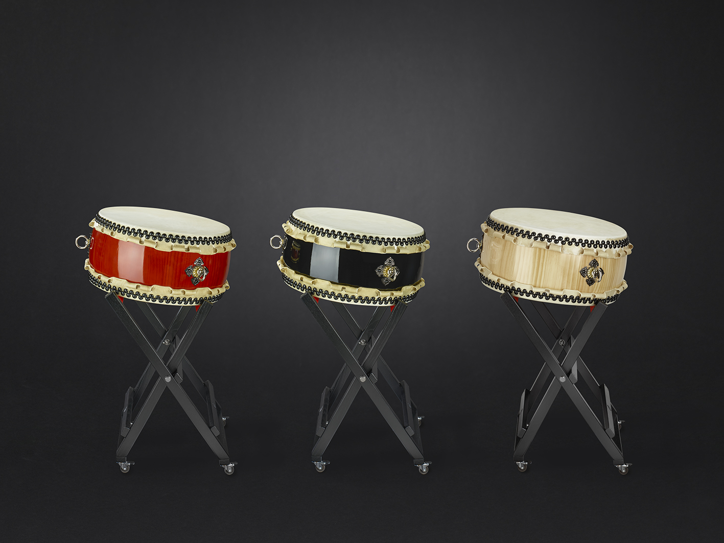 Hira-Daiko hq. drums (48cm/h:25cm) with X-stand and wheels   (695 / 195)