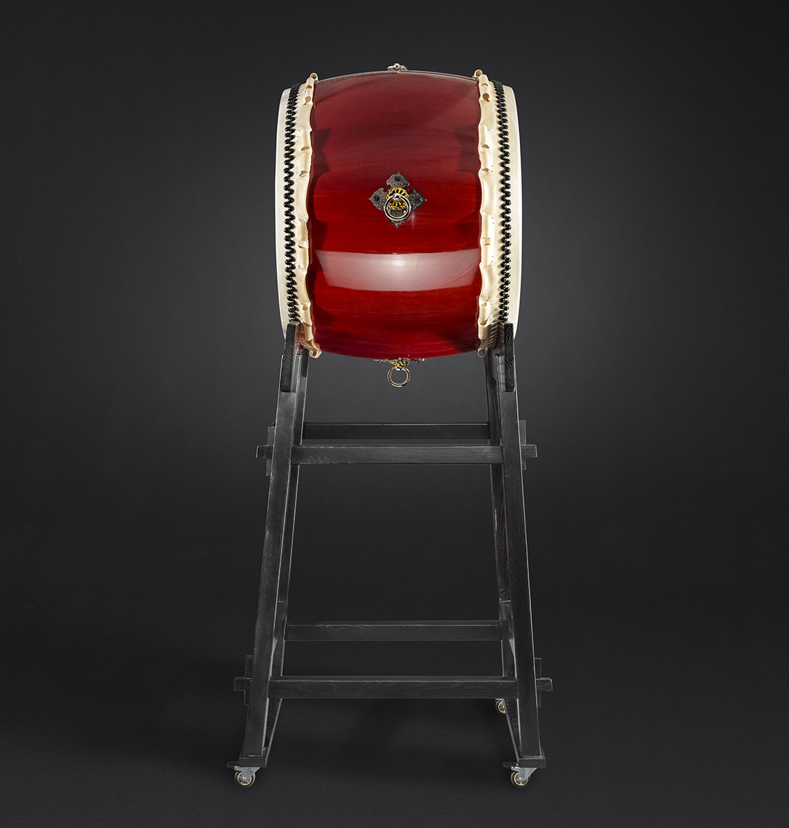 Traditional HIRA-/O-DAIKO stand with wheels for 75cm, 85cm and 90cm  (890)